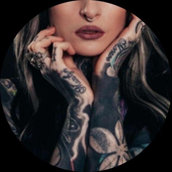 Profile Picture of Gail Herring (@gailfherring) on Poshmark