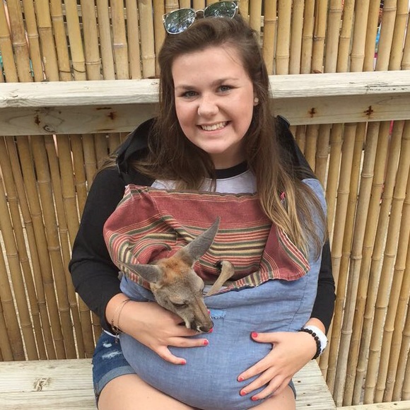 Profile Picture of Taylor Richards (@taylorbrichards) on Poshmark