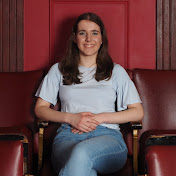 Profile Picture of Lucy Burrell (@buzzaboffical) on Youtube