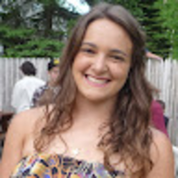 Profile Picture of Julia Savage (@jsavage1094) on Poshmark