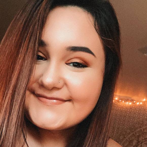 Profile Picture of Madisyn Doepker (@madisyn112) on Poshmark