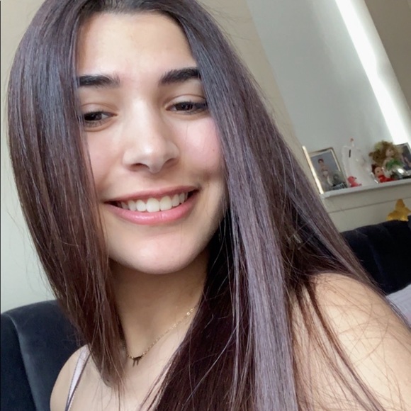 Profile Picture of Daniela Badalov (@danibadalov) on Poshmark