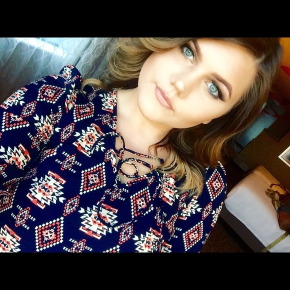Profile Picture of Viktoria Adamova (@vadamova) on Poshmark