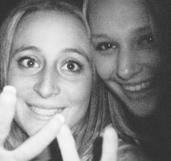 Profile Picture of Ashleigh Albrandt (@aalbrandt) on Poshmark