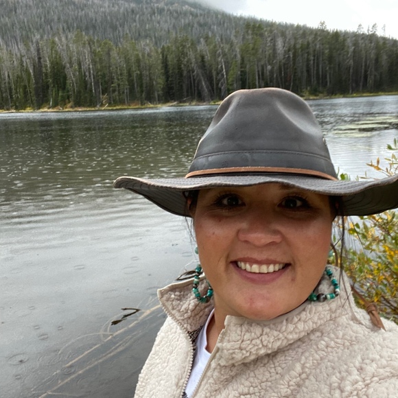 Profile Picture of Roberta Demoski (@rdemoski74) on Poshmark