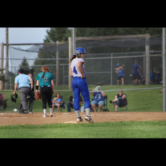 Emma Follmann - Poshmark Profile Picture of Emma Follmann (@emmafollmann) on Poshmark