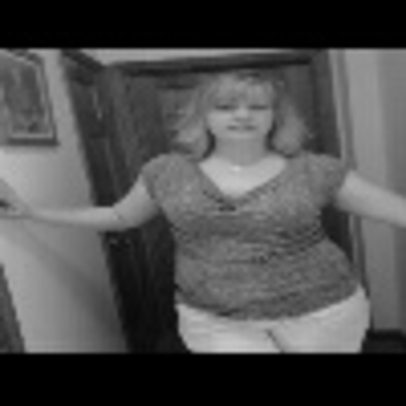 Profile Picture of Colleen Mccarten (@colljmac72) on Poshmark