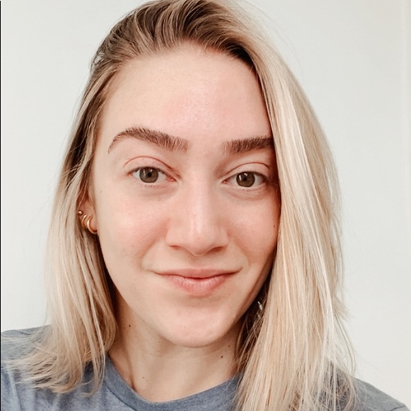 Profile Picture of Addie Ancona (@addieancona) on Poshmark