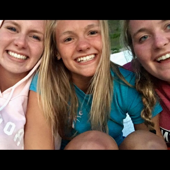 Profile Picture of Mckenzie Chesler (@kenzzz_09) on Poshmark