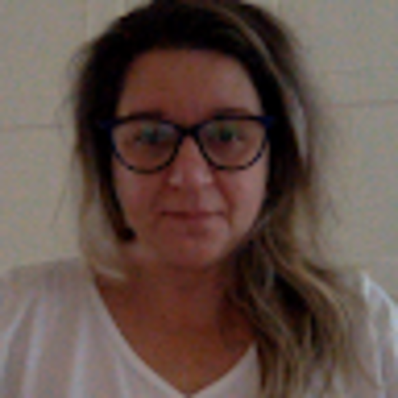 Profile Picture of Raquel Assis (@raquel_assis) on Poshmark