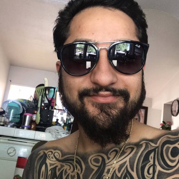 Profile Picture of David Perdomo (@davidperdomo95) on Poshmark