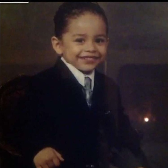 Profile Picture of Andrew Montano (@andrewmxntani) on Poshmark