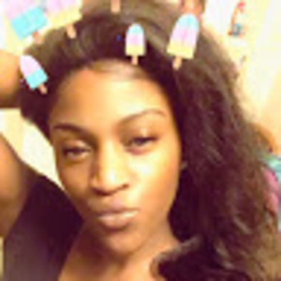 Profile Picture of Adriana Swain (@adriana_swain) on Poshmark