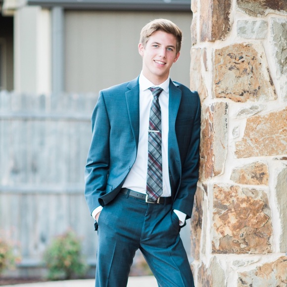 Profile Picture of Daniel Berman (@danitsdan) on Poshmark
