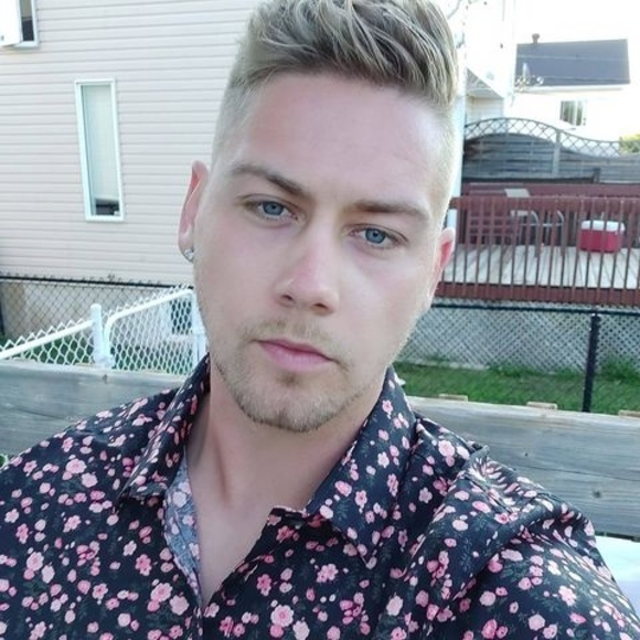 Profile Picture of Ray Belleau (@riptideray) on Poshmark