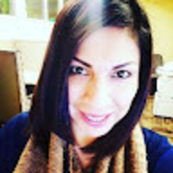 Profile Picture of Zelene Nava (@zelenenava) on Poshmark