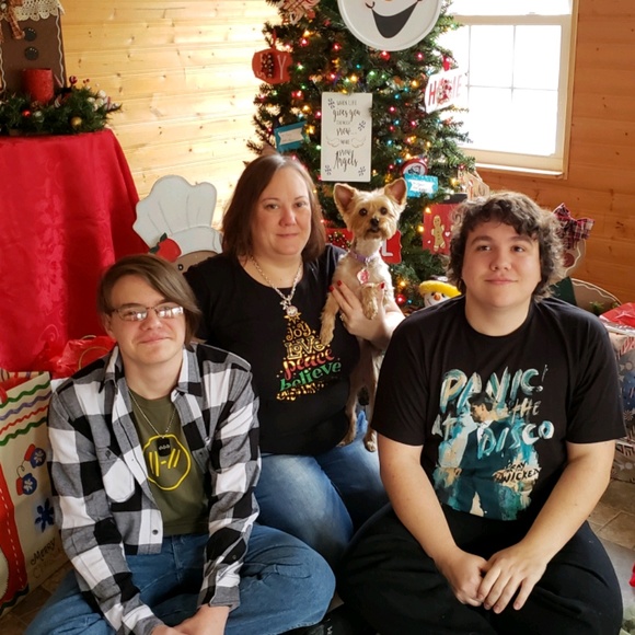 Profile Picture of Michelle Nardei (@shel5872) on Poshmark