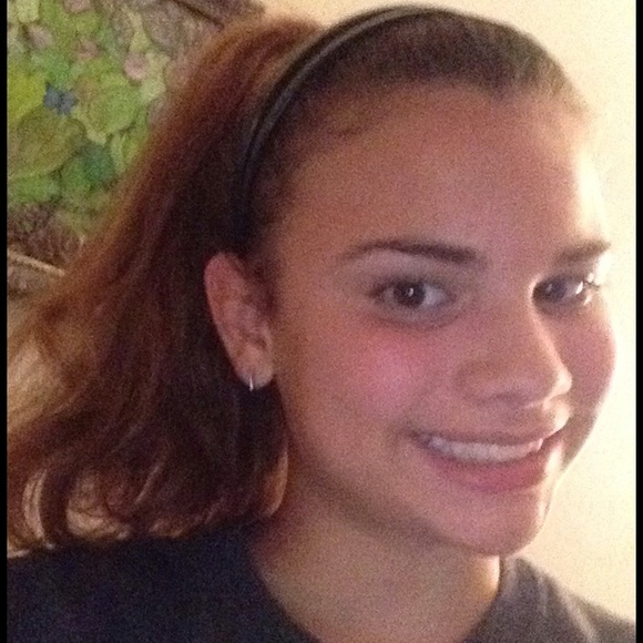 Profile Picture of Maya Diaz (@maya_alani) on Poshmark