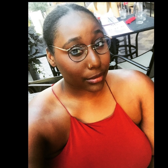 Profile Picture of R Carter (@rcrtr) on Poshmark