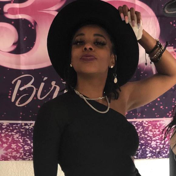 Profile Picture of Chevon Recce (@muneymo) on Poshmark