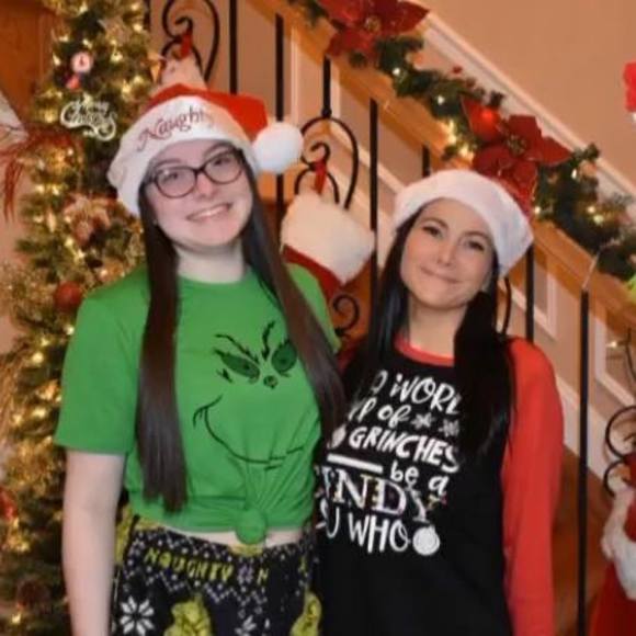 Profile Picture of Renee Lamarca bongiorno (@reneebongiorni) on Poshmark