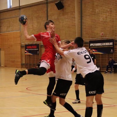 Profile Picture of Max Grant (@maxgrant2002) on Twitter