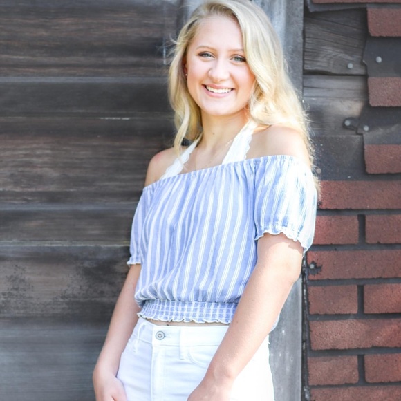 Profile Picture of Emily Forstrom (@emilyforstrom) on Poshmark