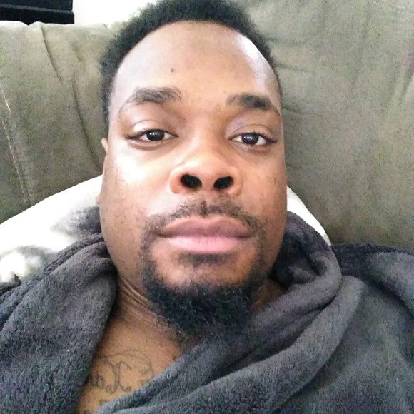 Profile Picture of Antwan Marshall (@antwn) on Poshmark