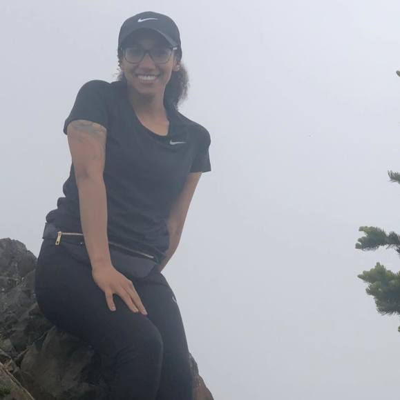 Profile Picture of Alexius Miller (@alexius) on Poshmark