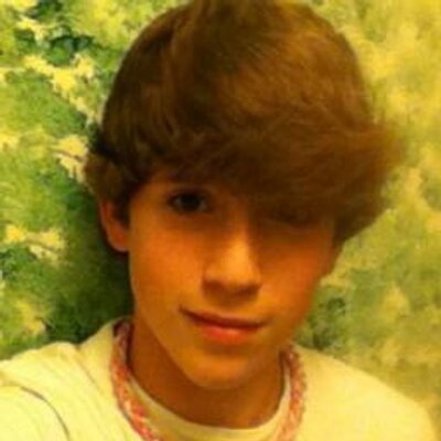 Profile Picture of Paul Caleb McCarney (@pineaPAUL_) on Twitter