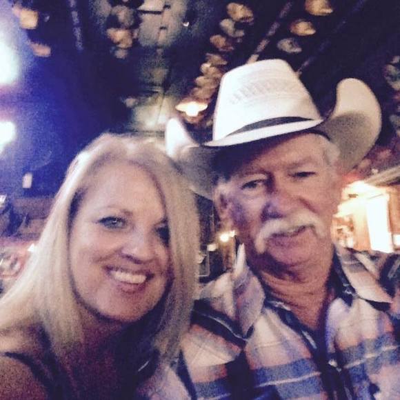 Profile Picture of Mindy Conley (@mindy_conley) on Poshmark