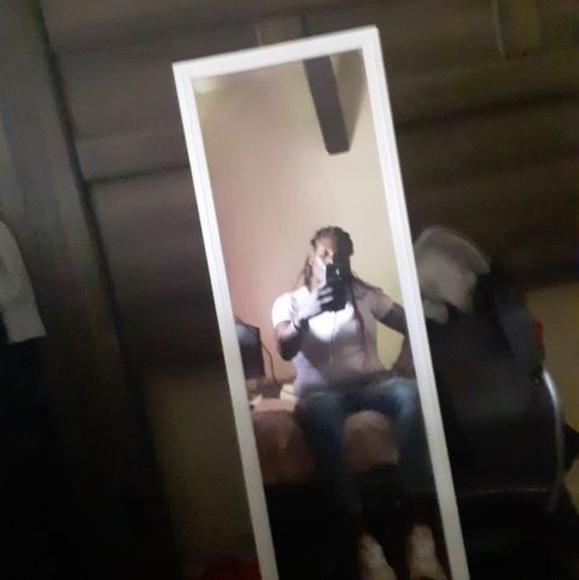 Profile Picture of April Rucker (@aprilrucker885) on Poshmark