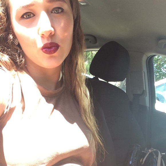 Profile Picture of Laura Payan (@lauraglez04) on Poshmark