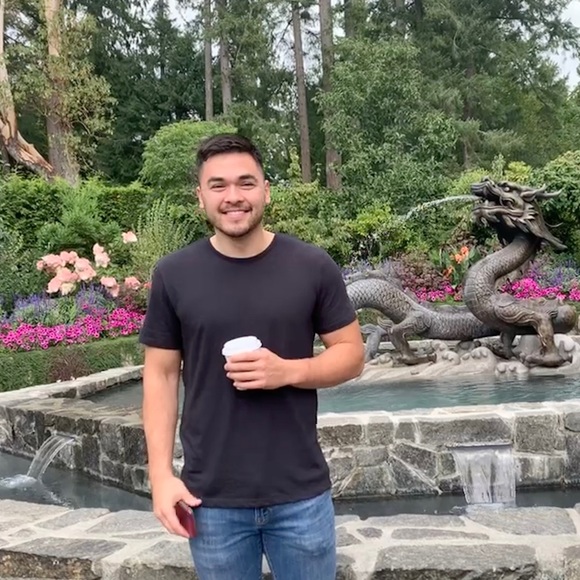 Profile Picture of Steven Amano (@samano34) on Poshmark