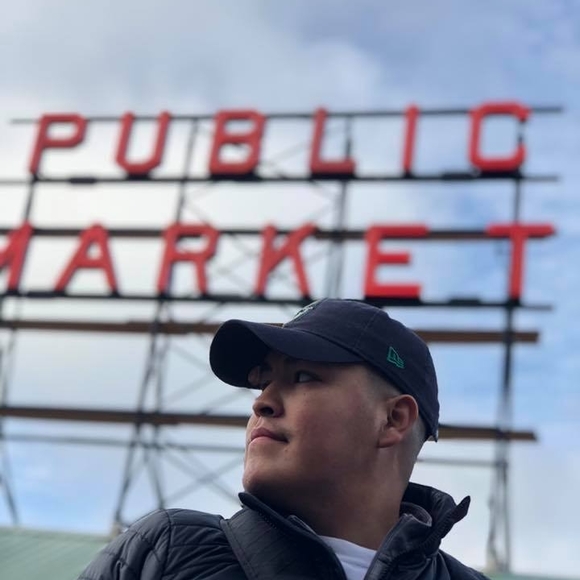Profile Picture of Brandon Vanhatten (@bv_alaska) on Poshmark