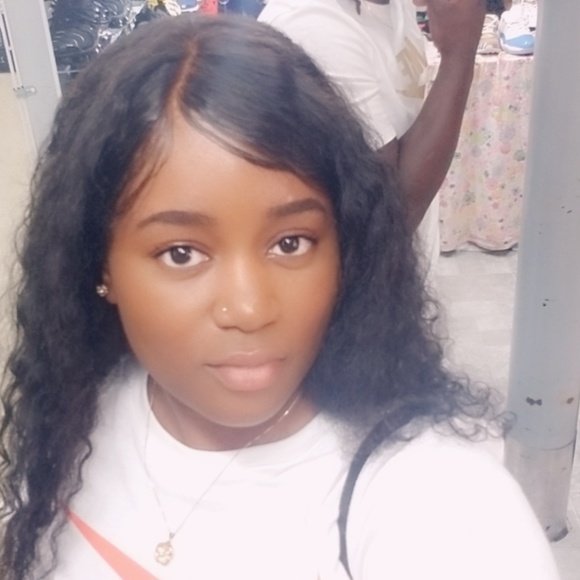 Profile Picture of Mary Passawe (@africanqueen21) on Poshmark