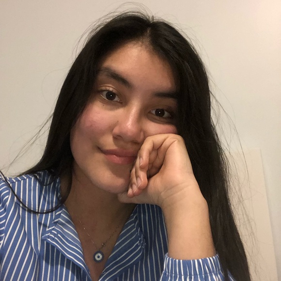 Profile Picture of Berna Ilchi (@bernailchi) on Poshmark