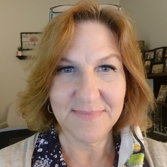 Profile Picture of Gretchen Hoye-schattilly (@sajase3) on Poshmark