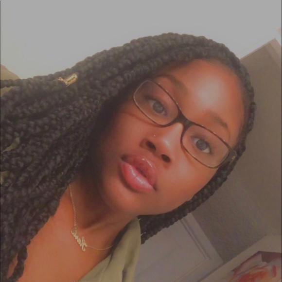 Profile Picture of Karli Bailey (@spacey_dacey) on Poshmark