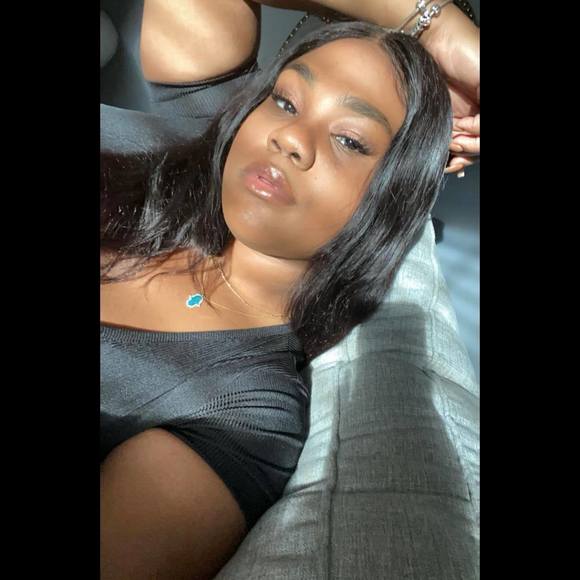 Profile Picture of Taylor Brittian (@tbrittian1) on Poshmark