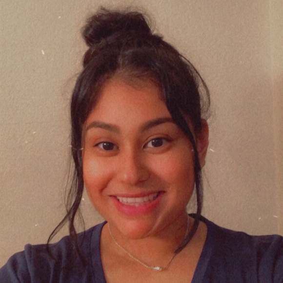 Profile Picture of Cindy Lugo (@cindylugo2012) on Poshmark