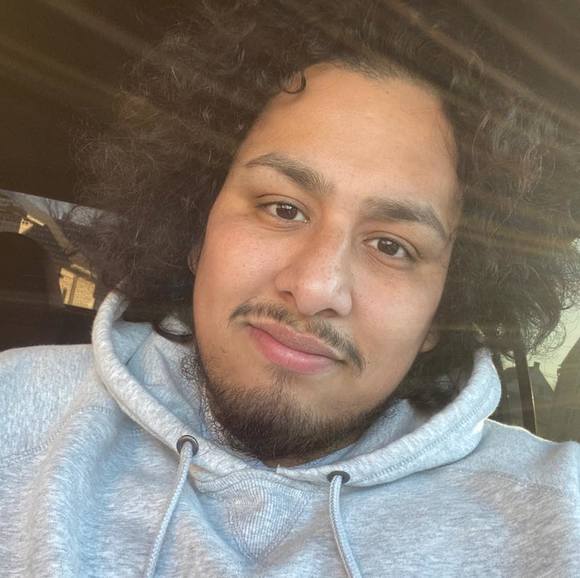 Profile Picture of Manny Ruiz (@manny_ruiz) on Poshmark