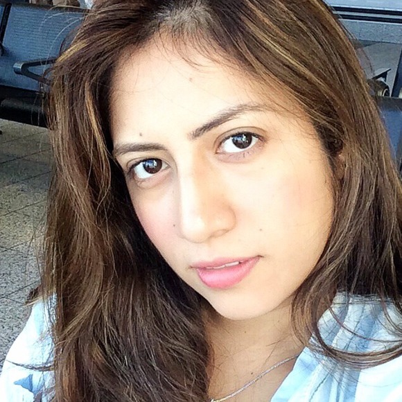 Profile Picture of Angie Useche (@angiemora727) on Poshmark