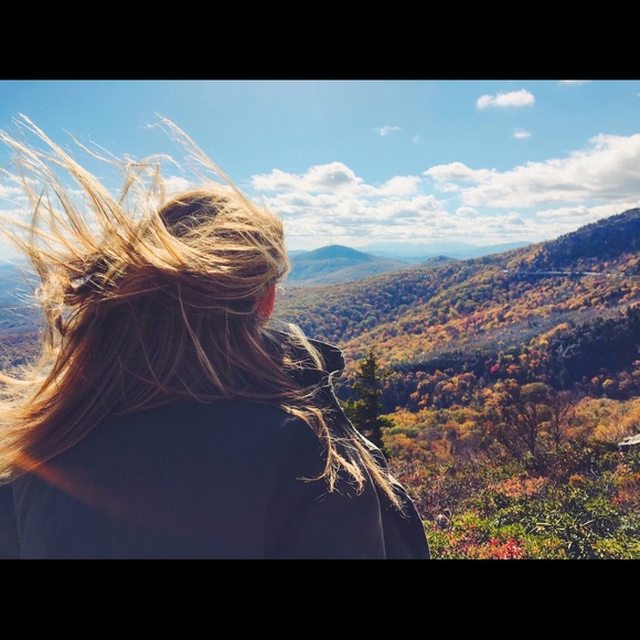 Profile Picture of Alana Zinninger (@alanazinninger) on Poshmark