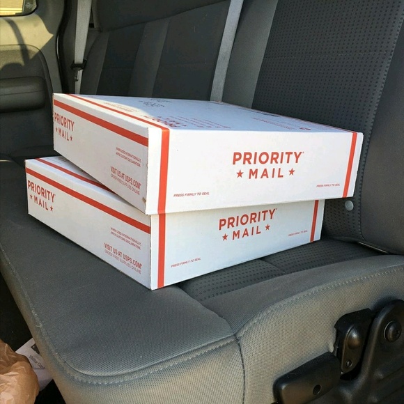 Profile Picture of Glennise Peoples (@gladys300) on Poshmark