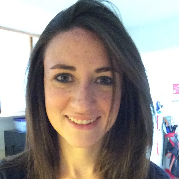 Profile Picture of Laura Swingle (@lcswing) on Poshmark