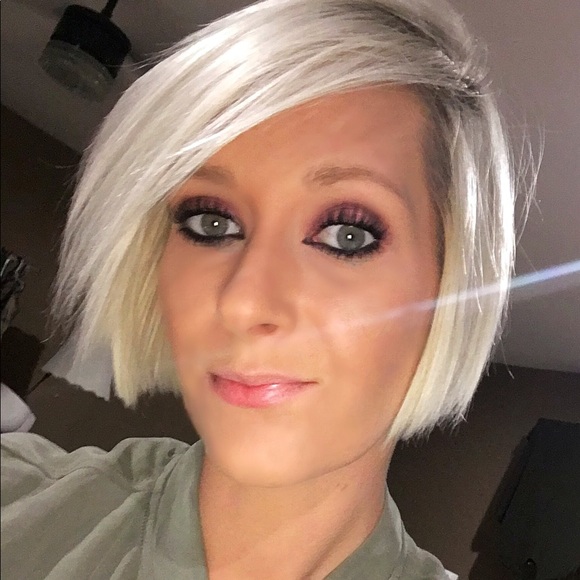 Profile Picture of Jenifer Mckusick (@j_mckusick) on Poshmark