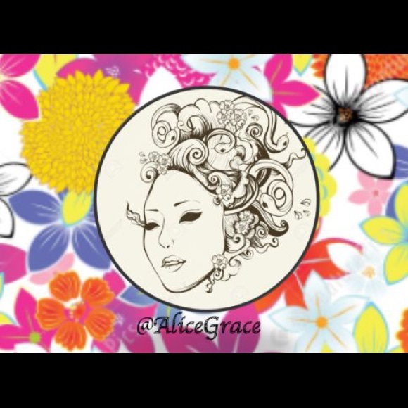 Profile Picture of Alice Fernandez (@alicegrace) on Poshmark