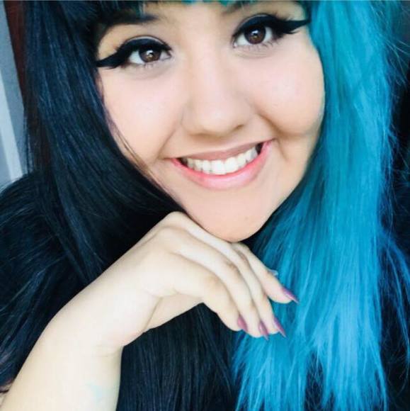 Profile Picture of Jazmine Teodecki (@skvnky) on Poshmark