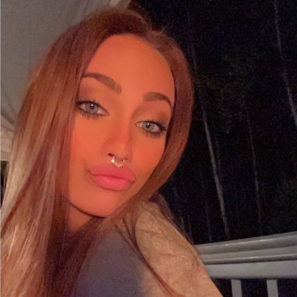 Profile Picture of Tyler Hennessey (@tyler_hennessey) on Poshmark